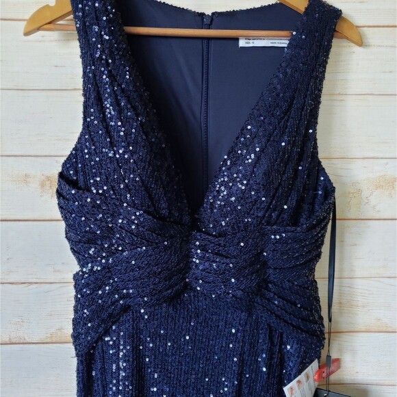 Elegant Navy Sequin Gown - Picture 6 of 14